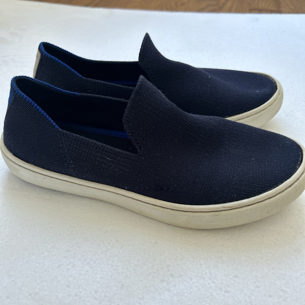 Rothy’s The Kids Sneaker in Deep Navy
Slip ons